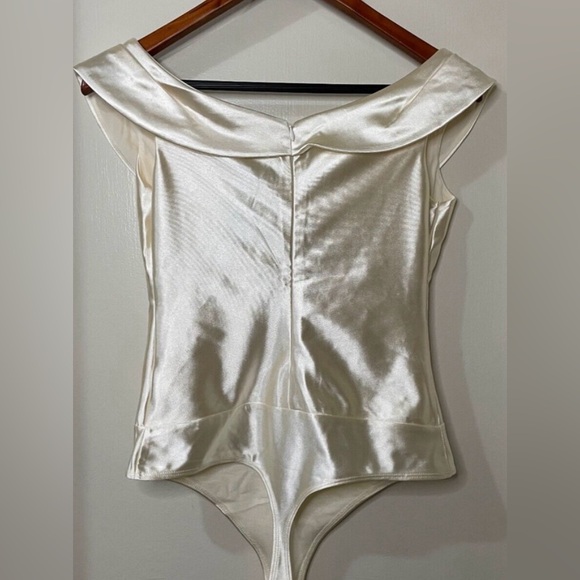 NWT Express Ivory Satin Off The Shoulder Thong Bodysuit - Picture 3 of 6